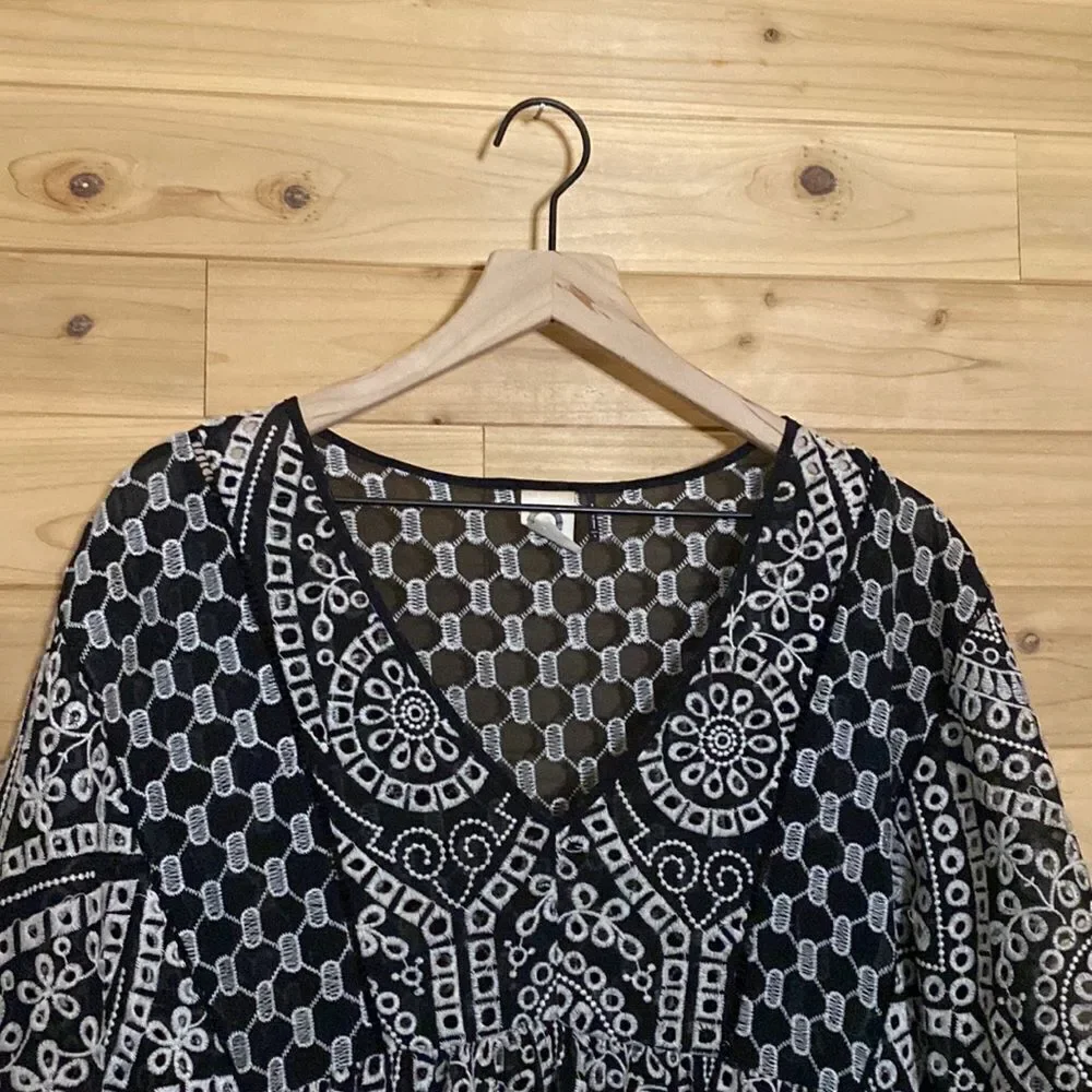 Akemi & Kin Anthropologie Size 2 Oversized Brooke Eyelet Dress - Picture 4 of 14